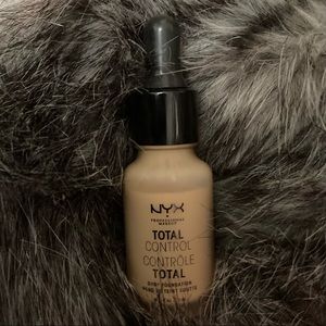 - NYX Total control drop foundation , in sha…